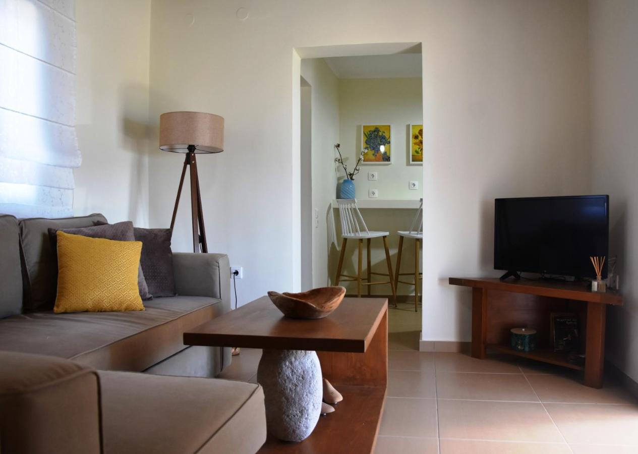 Nelleas Home Adámas Eksteriør bilde