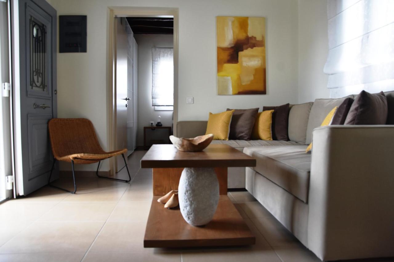 Nelleas Home Adámas Eksteriør bilde