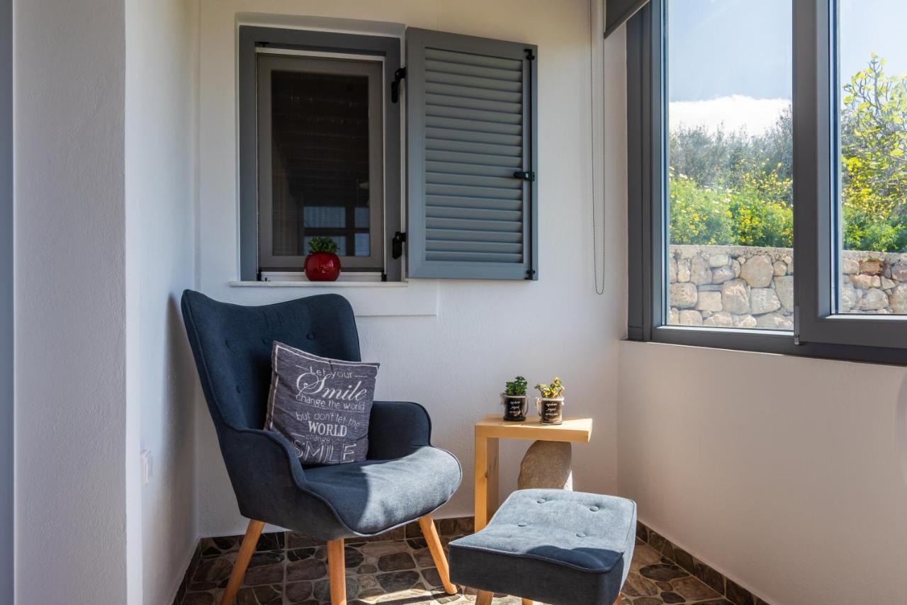 Nelleas Home Adámas Eksteriør bilde