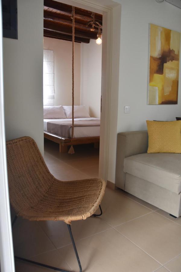 Nelleas Home Adámas Eksteriør bilde